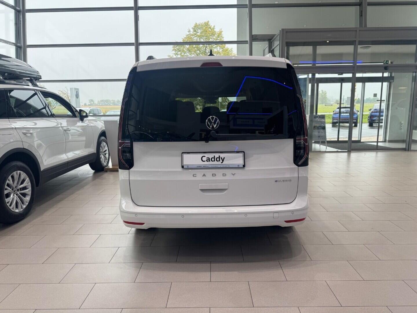O021U02282_15.webp_Akční Caddy Maxi 1,5 TSI PHEV 85 kW