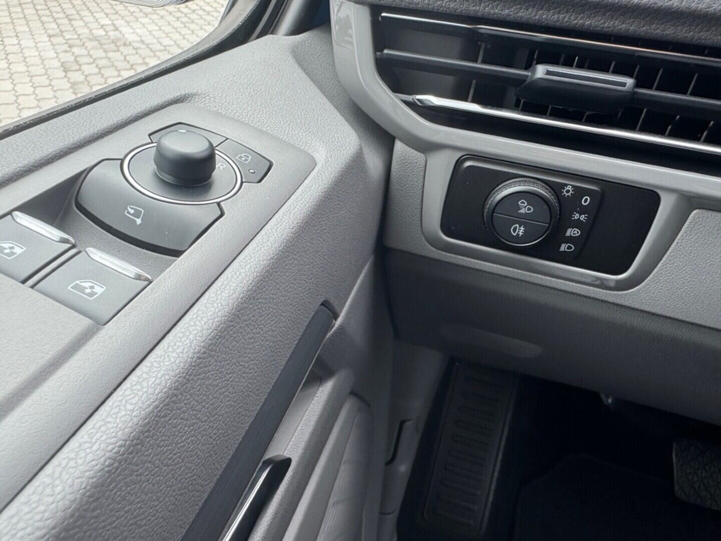 O021U02289_20.webp_Caravelle Life 2.0 TDI 8AUT DR 110 kW