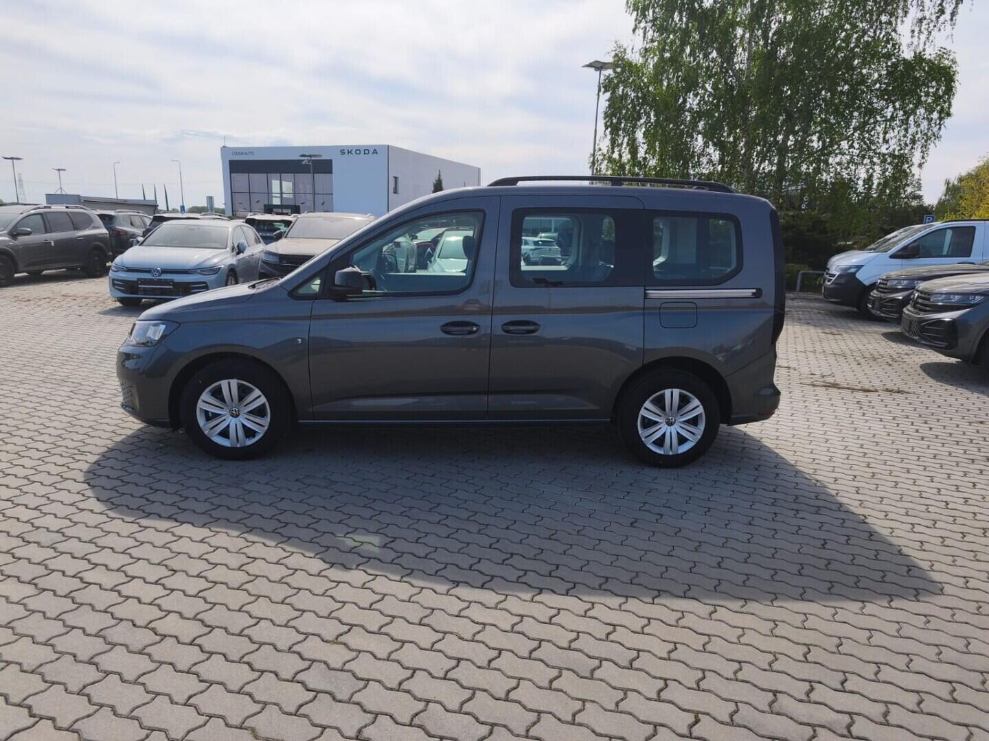 O021U02317_17.webp_Akční Caddy 1,5 TSI DSG 85 kW