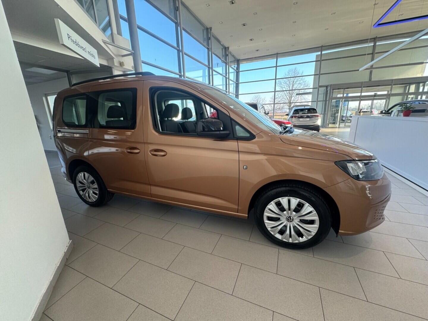 O021U02322_13.webp_Akční Caddy 1,5 TSI DSG 85 kW