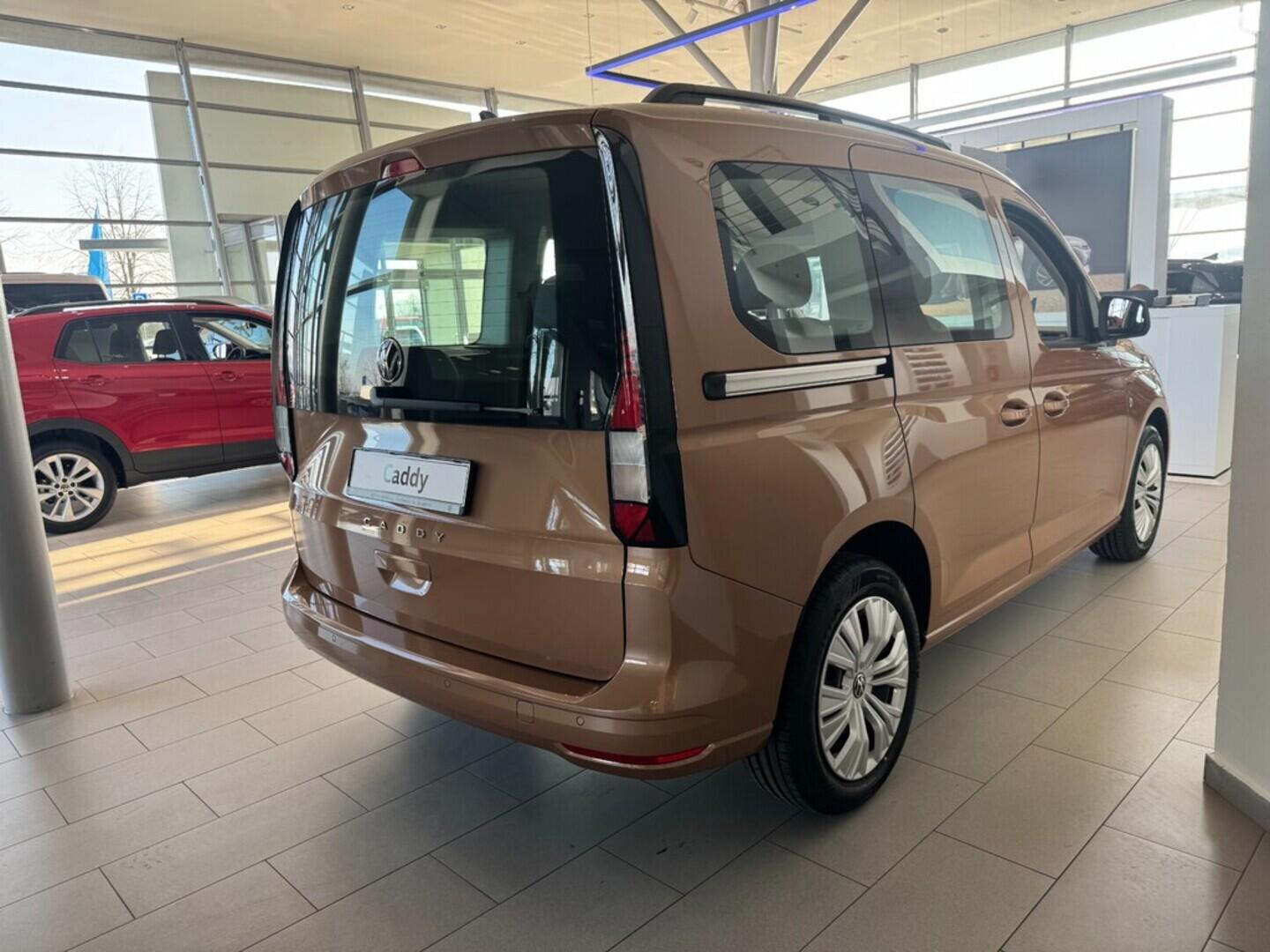 O021U02322_14.webp_Akční Caddy 1,5 TSI DSG 85 kW