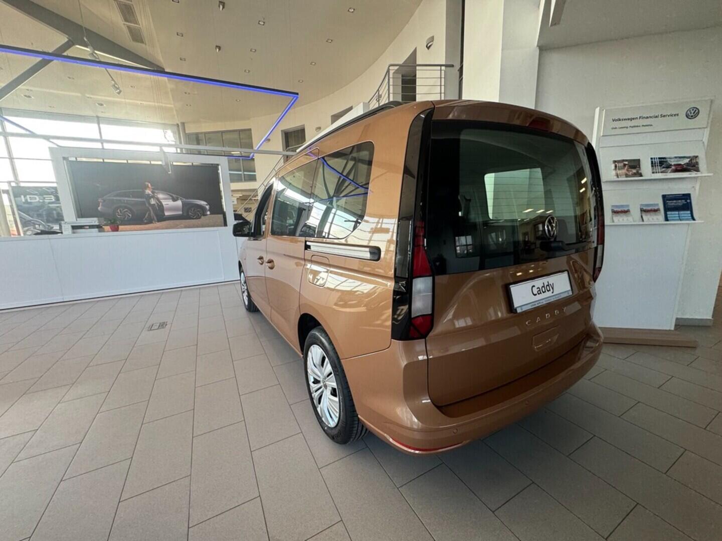 O021U02322_16.webp_Akční Caddy 1,5 TSI DSG 85 kW