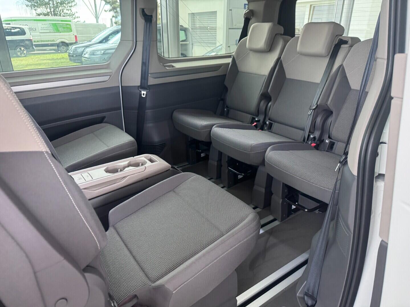 O021U02346_20.webp_Akční Multivan Long Life 2,0 TDI 110 kW 7 DSG