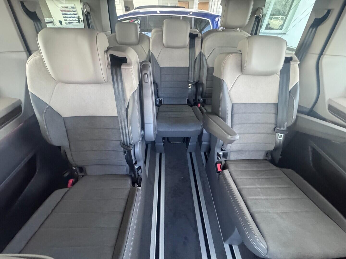 O021U02353_20.webp_Akční Multivan Style 1,5 TSI PHEV 4MOT 130 kW