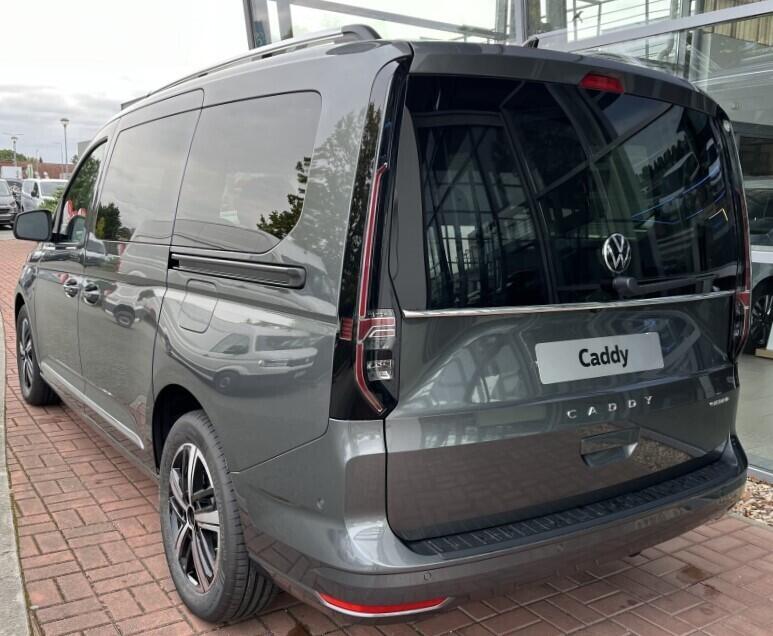 O021U02373_13.webp_Akční Caddy Maxi Style 1,5 TSI PHEV Plug-in hybrid 84 kW 6 DSG