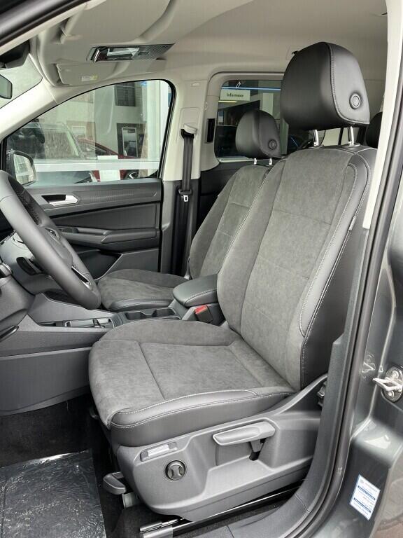 O021U02373_21.webp_Akční Caddy Maxi Style 1,5 TSI PHEV Plug-in hybrid 84 kW 6 DSG