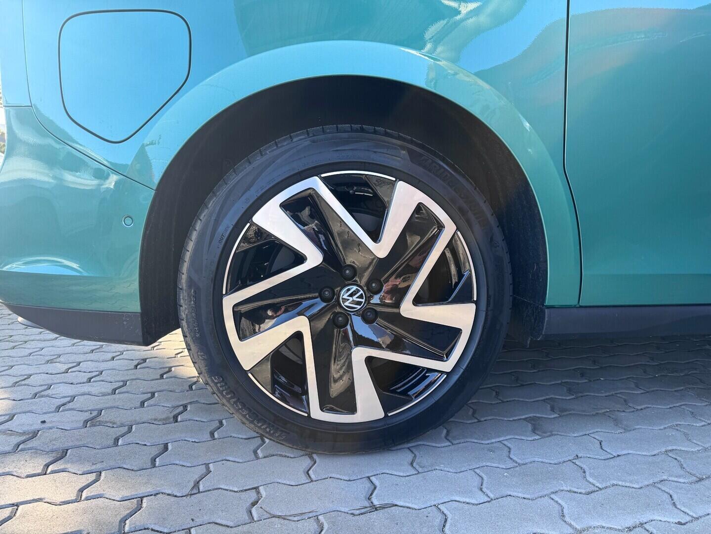 O021U02388_19.webp_Akční ID. Buzz Long Pro  86 kWh 210 kW