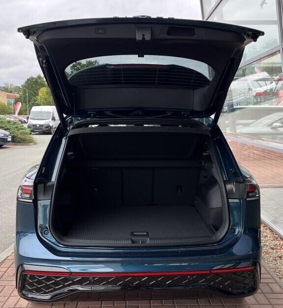O121O07438_15.webp_Tiguan R-Line 1,5 eTSI mHEV 110 kW 7 DSG