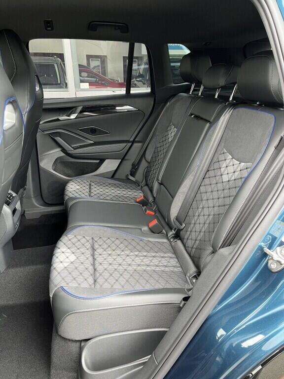 O121O07438_19.webp_Tiguan R-Line 1,5 eTSI mHEV 110 kW 7 DSG