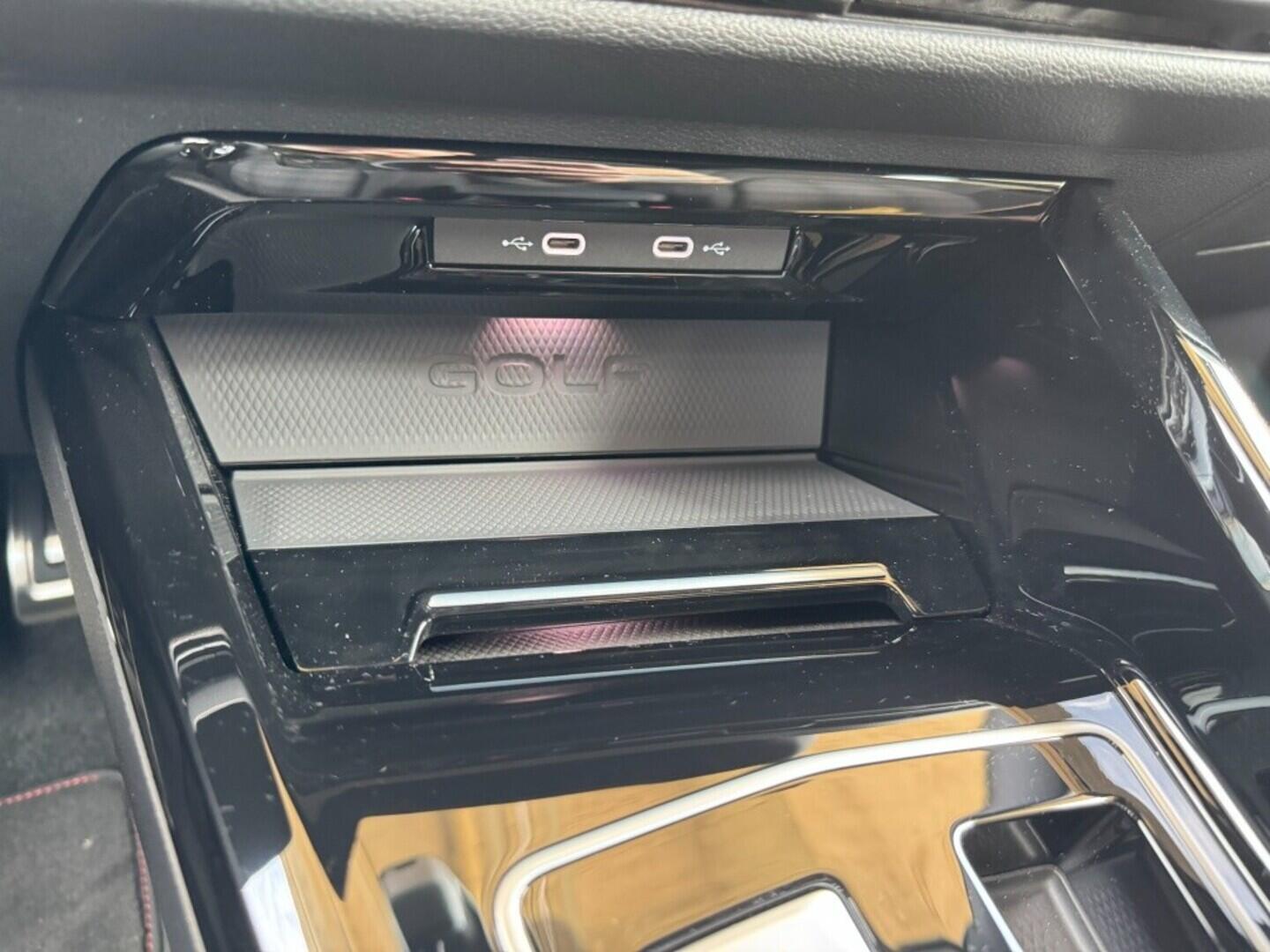 O121O07637_32.webp_Golf GTI 2,0 TSI 7DSG 195 kW