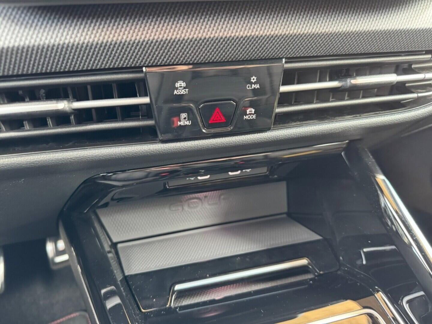 O121O07637_34.webp_Golf GTI 2,0 TSI 7DSG 195 kW