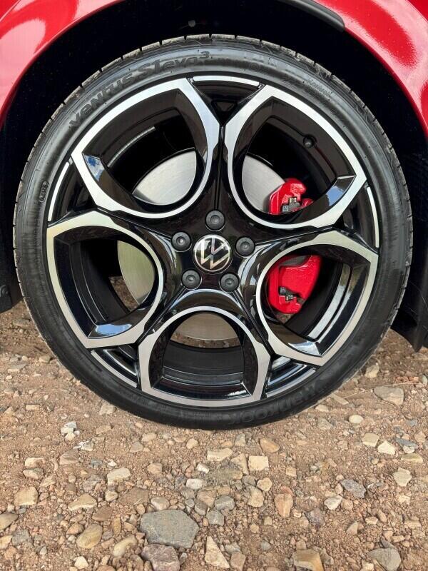 O121O07637_35.webp_Golf GTI 2,0 TSI 7DSG 195 kW