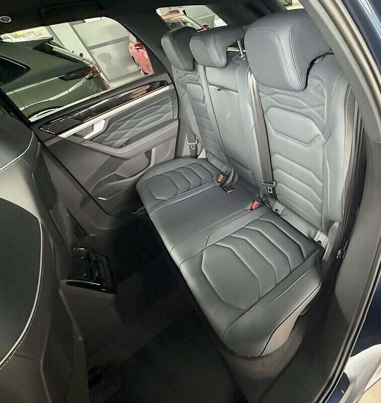 O121O07700_22.webp_Touareg R-Line V6 3,0 TDI 210 kW Tiptronic 8st. automat