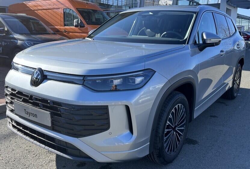 O121O07737_10.webp_Tayron People 1,5 eTSI 7DSG 110 kW
