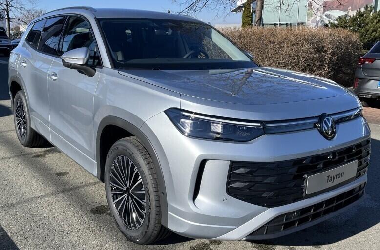 O121O07737_18.webp_Tayron People 1,5 eTSI 7DSG 110 kW