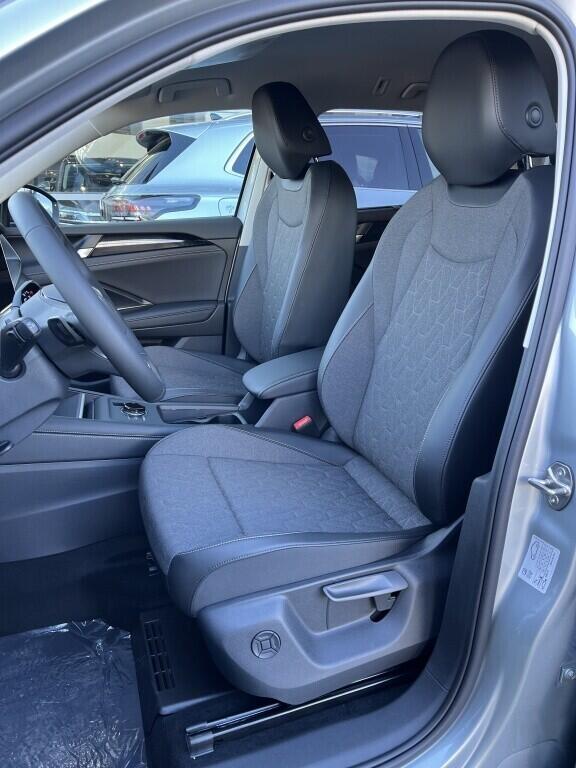 O121O07737_21.webp_Tayron People 1,5 eTSI 7DSG 110 kW