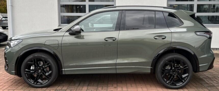 O121O07826_11.webp_Tiguan R-Line 1,5 TSI eHybrid 150 kW 6 DSG