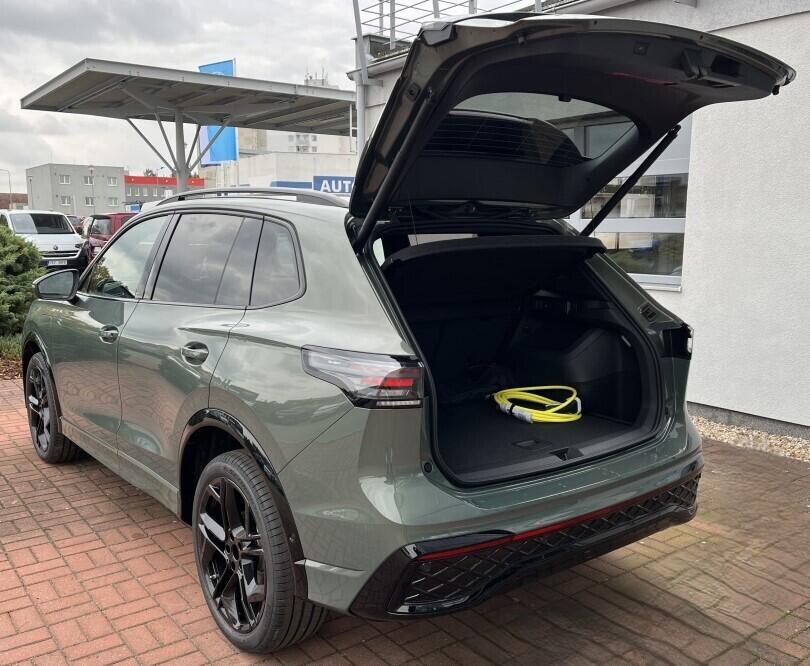 O121O07826_13.webp_Tiguan R-Line 1,5 TSI eHybrid 150 kW 6 DSG