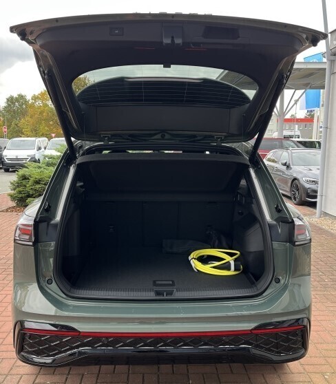 O121O07826_15.webp_Tiguan R-Line 1,5 TSI eHybrid 150 kW 6 DSG
