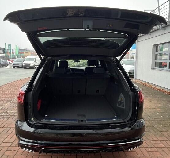 O121O07847_15.webp_Touareg R-Line People 3,0 TDI 170 kW 8 st.automat