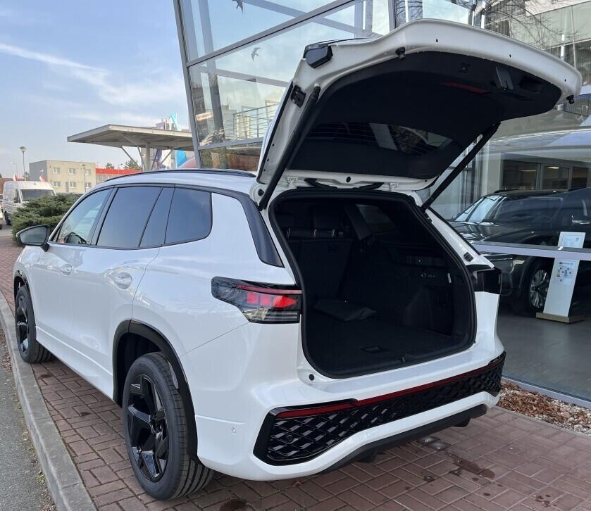 O121O07848_13.webp_Tayron R-Line People 2,0 TDI 110 kW 7 DSG