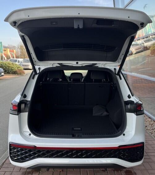 O121O07848_15.webp_Tayron R-Line People 2,0 TDI 110 kW 7 DSG