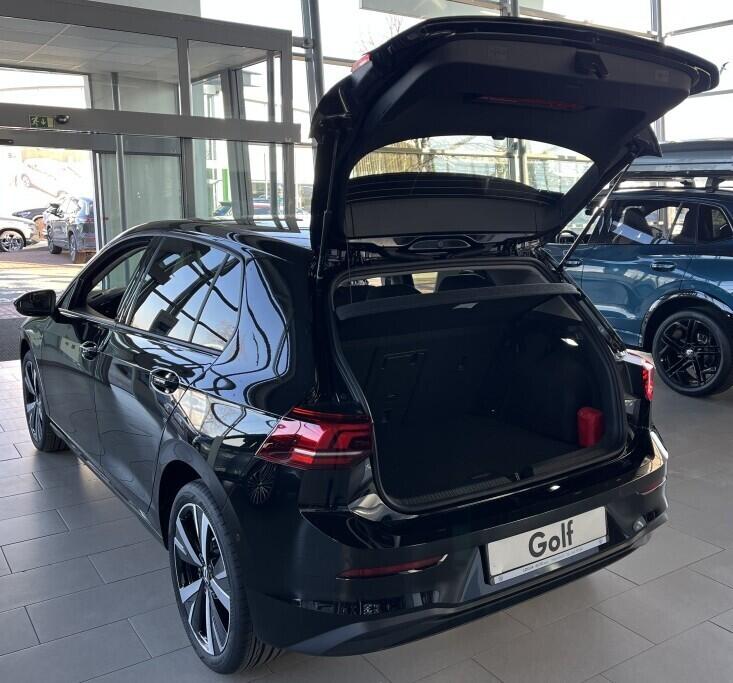 O121O07881_13.webp_Golf People 1,5 eTSI 85 kW 7 DSG
