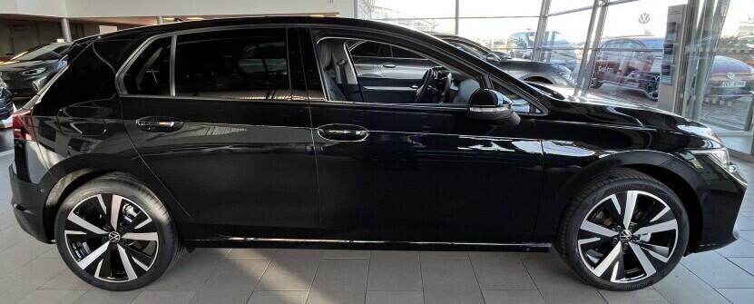 O121O07881_17.webp_Golf People 1,5 eTSI 85 kW 7 DSG