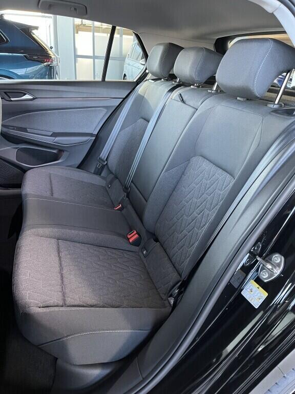 O121O07881_20.webp_Golf People 1,5 eTSI 85 kW 7 DSG