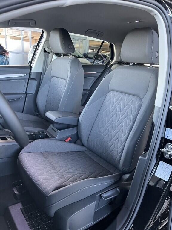 O121O07881_21.webp_Golf People 1,5 eTSI 85 kW 7 DSG