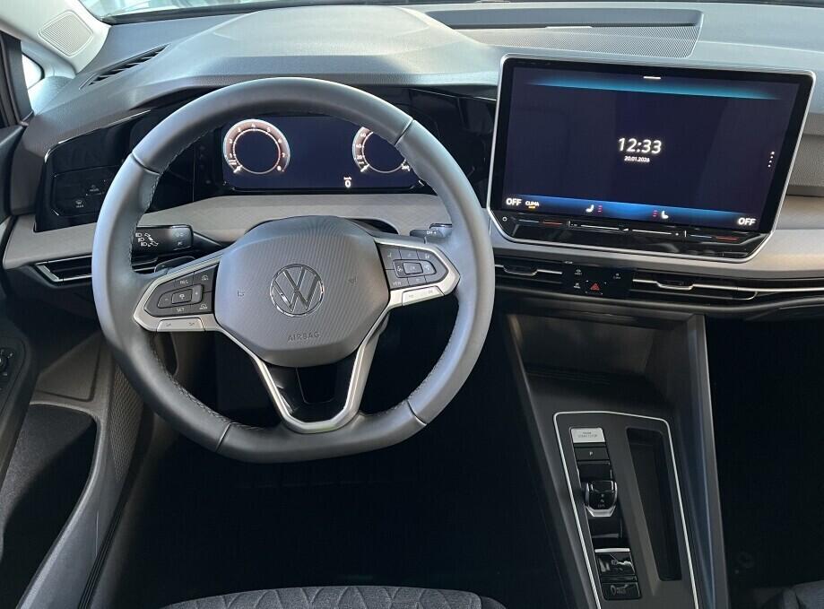 O121O07881_23.webp_Golf People 1,5 eTSI 85 kW 7 DSG