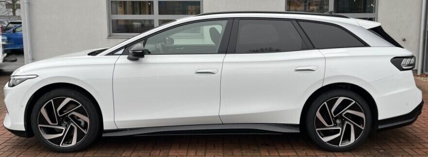 O121O07882_11.webp_ID.7 Tourer Pro S People 210  kW 86 kW