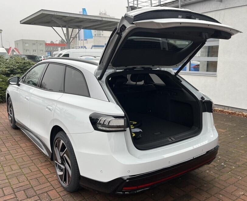 O121O07882_13.webp_ID.7 Tourer Pro S People 210  kW 86 kW