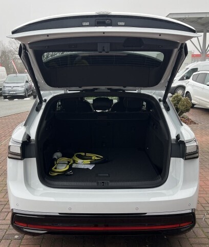 O121O07882_15.webp_ID.7 Tourer Pro S People 210  kW 86 kW