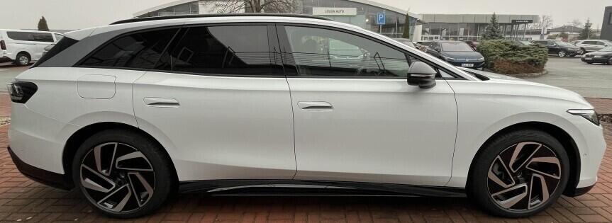 O121O07882_17.webp_ID.7 Tourer Pro S People 210  kW 86 kW