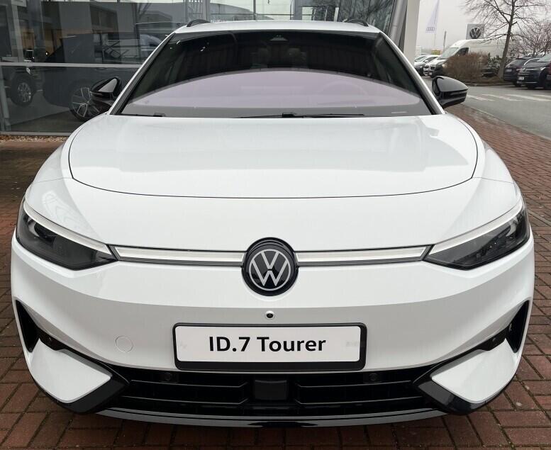 O121O07882_19.webp_ID.7 Tourer Pro S People 210  kW 86 kW