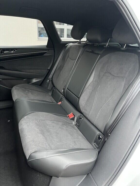 O121O07882_20.webp_ID.7 Tourer Pro S People 210  kW 86 kW