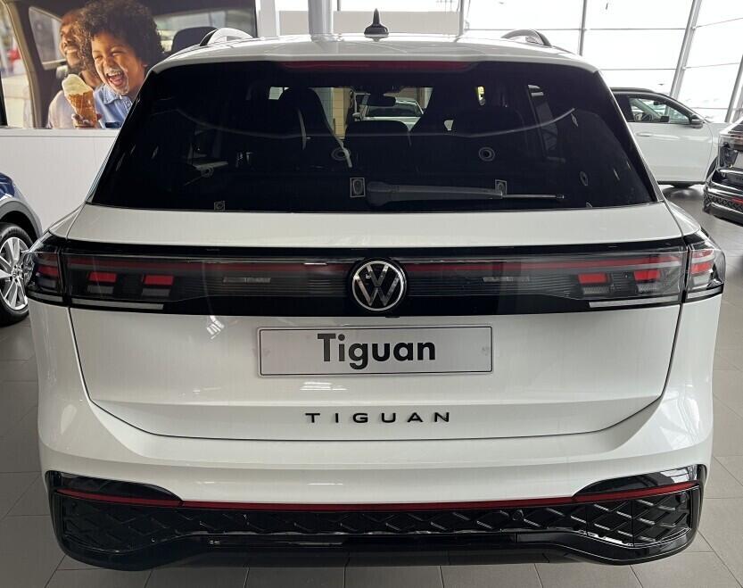 O121O07884_14.webp_Tiguan R-Line People 150 kW eHybrid  kW Aut. DSG6