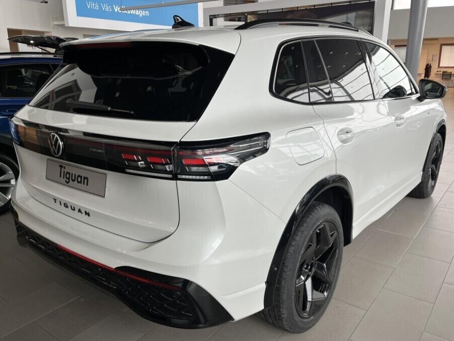 O121O07884_16.webp_Tiguan R-Line People 150 kW eHybrid  kW Aut. DSG6