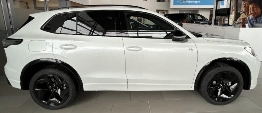 O121O07884_17.webp_Tiguan R-Line People 150 kW eHybrid  kW Aut. DSG6