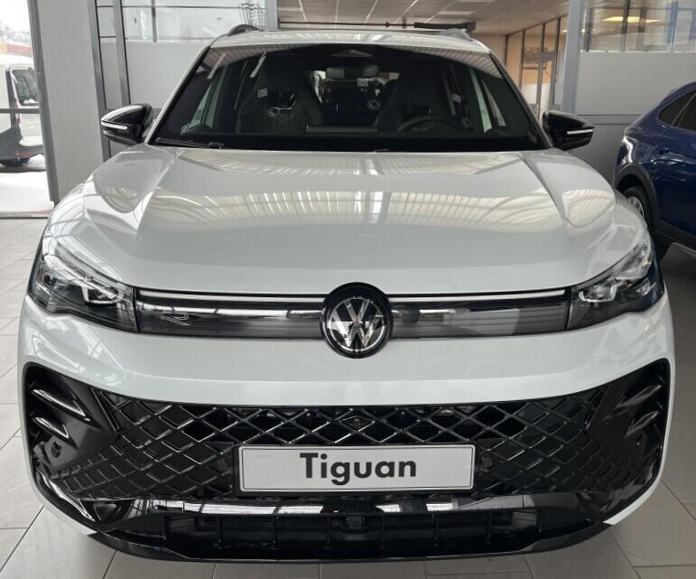 O121O07884_19.webp_Tiguan R-Line People 150 kW eHybrid  kW Aut. DSG6