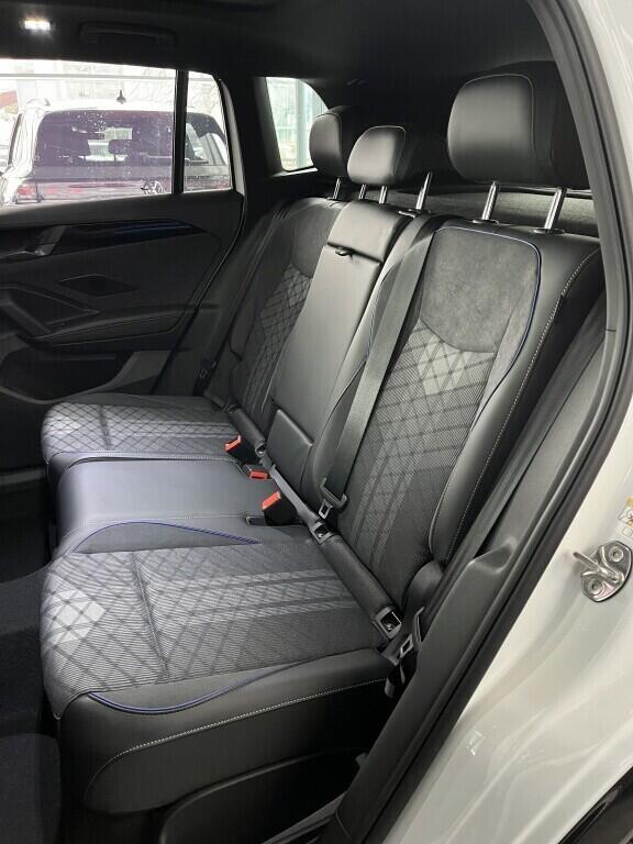 O121O07884_20.webp_Tiguan R-Line People 150 kW eHybrid  kW Aut. DSG6