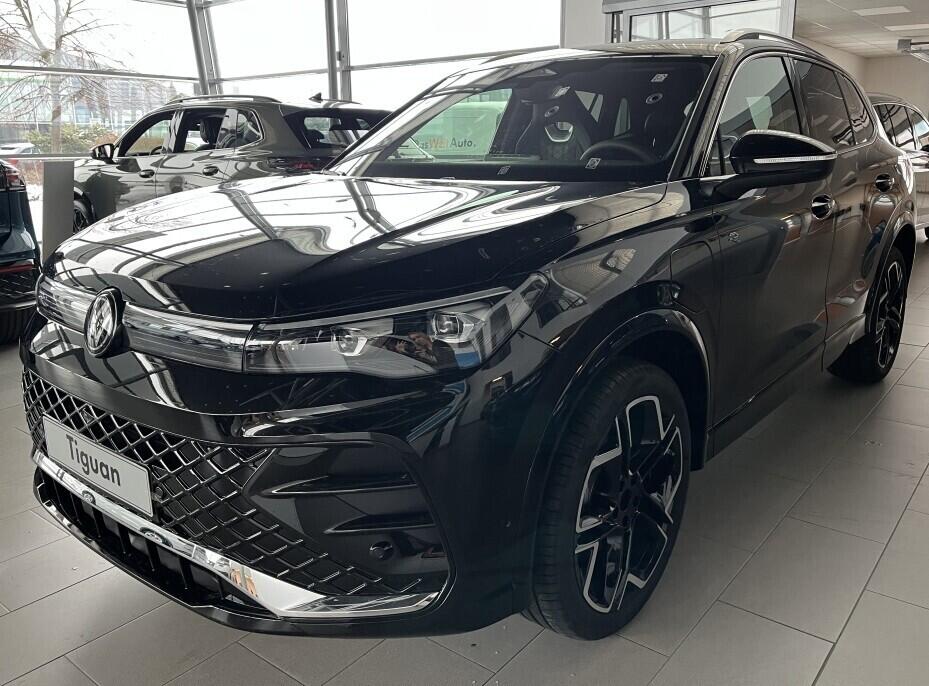 O121O07885_10.webp_Tiguan R-Line 1,5 TSI eHybrid 150 kW 6 DSG