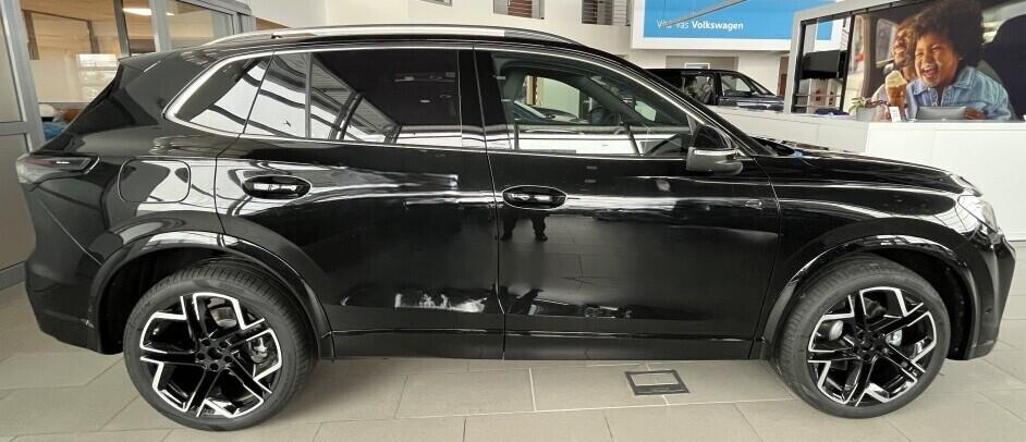 O121O07885_17.webp_Tiguan R-Line 1,5 TSI eHybrid 150 kW 6 DSG