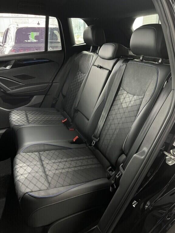 O121O07885_20.webp_Tiguan R-Line 1,5 TSI eHybrid 150 kW 6 DSG