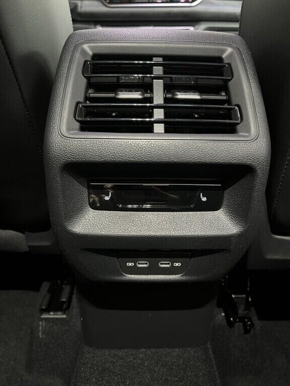 O121O07885_25.webp_Tiguan R-Line 1,5 TSI eHybrid 150 kW 6 DSG