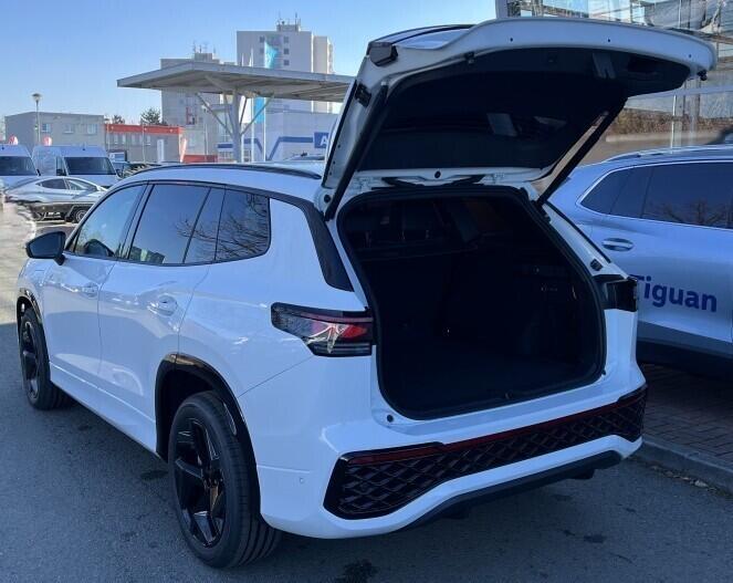 O121O07889_13.webp_Tayron R-Line 1,5 TSI eHybrid 150 kW 6 DSG