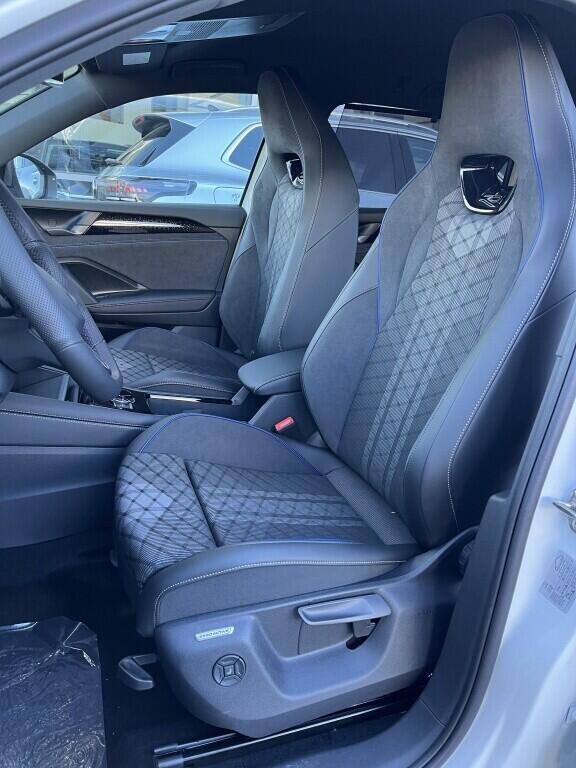 O121O07889_21.webp_Tayron R-Line 1,5 TSI eHybrid 150 kW 6 DSG