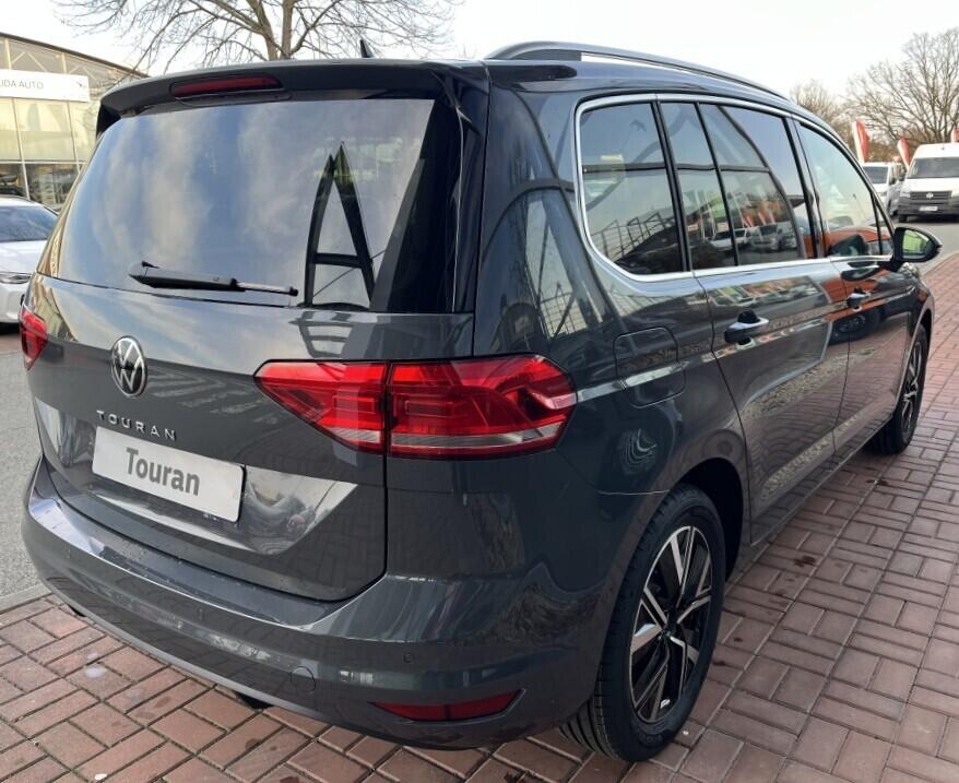 O121O07891_16.webp_Touran People 1,5 TSI EVO2 7DSG 110 kW