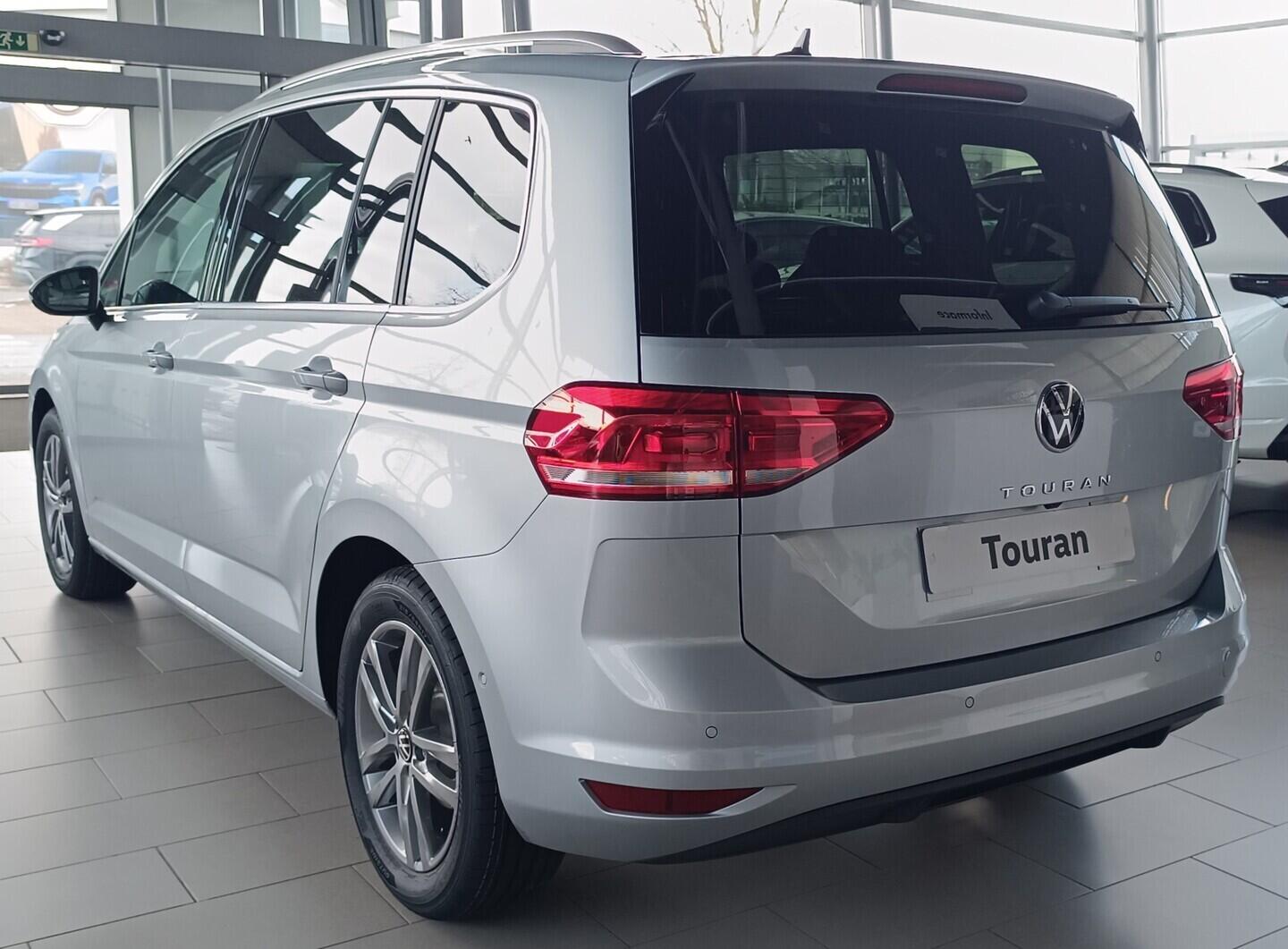 O121O07892_12.webp_Touran People 1,5 TSI EVO2 7DSG 110 kW